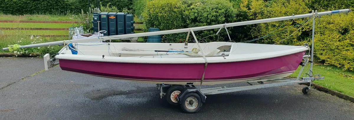 Wayfarer sailing dinghy - Image 2