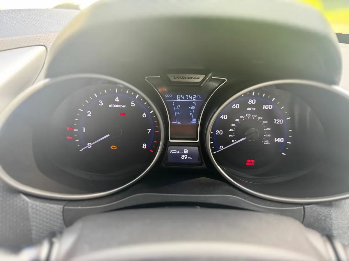 Hyundai Veloster 2013 - Image 2