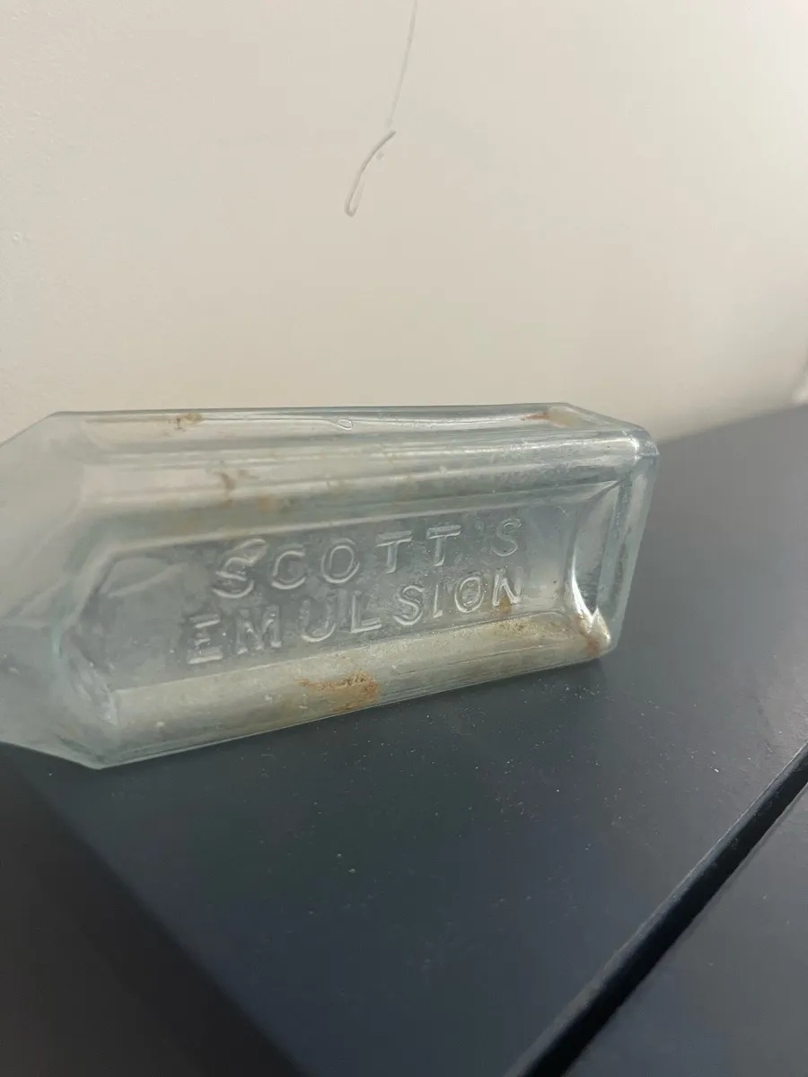Antique bottle 'Scott’s Emulsion' - Image 2