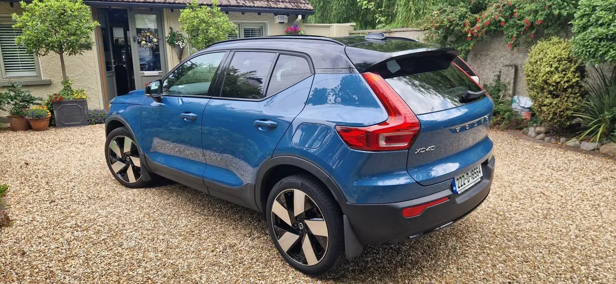 Volvo XC40 2022 - Image 2
