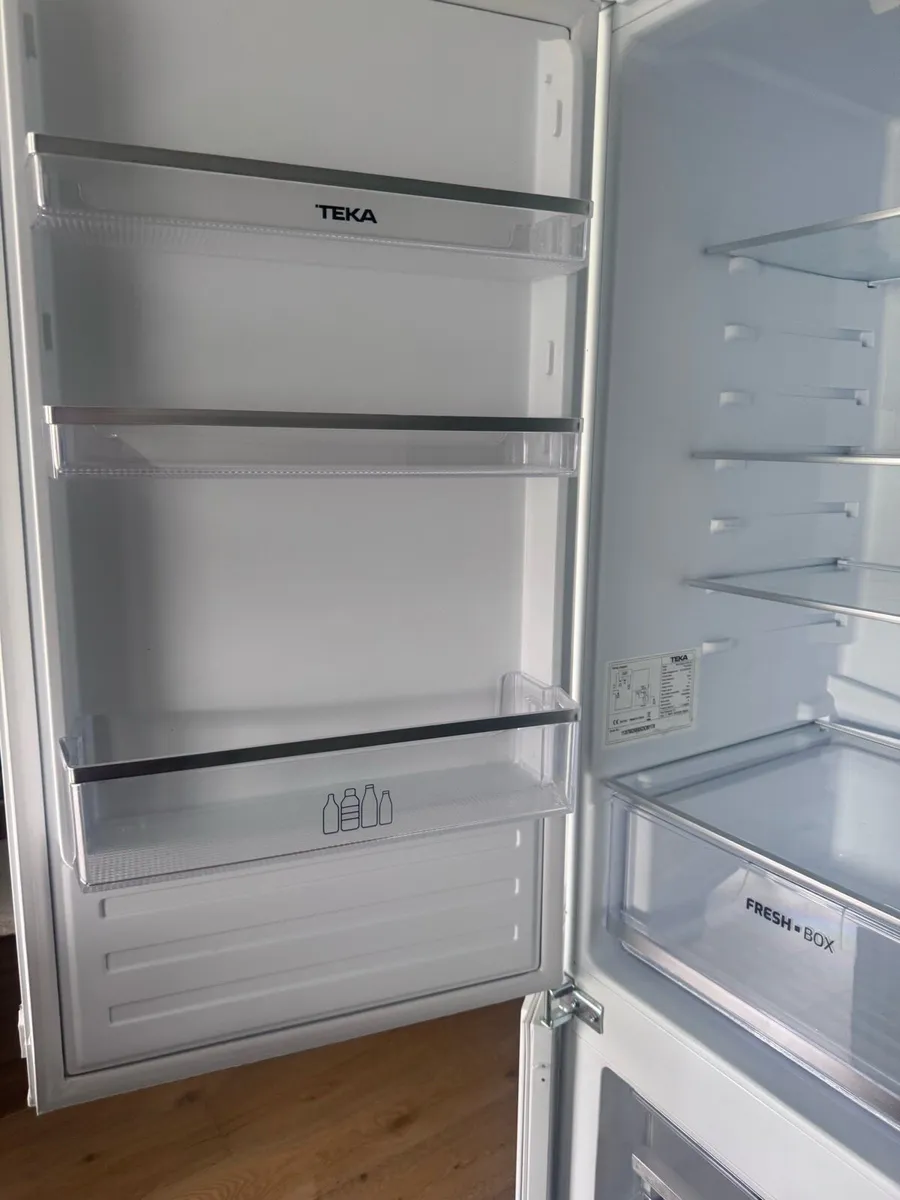 Integrated Fridge Freezer - Image 4