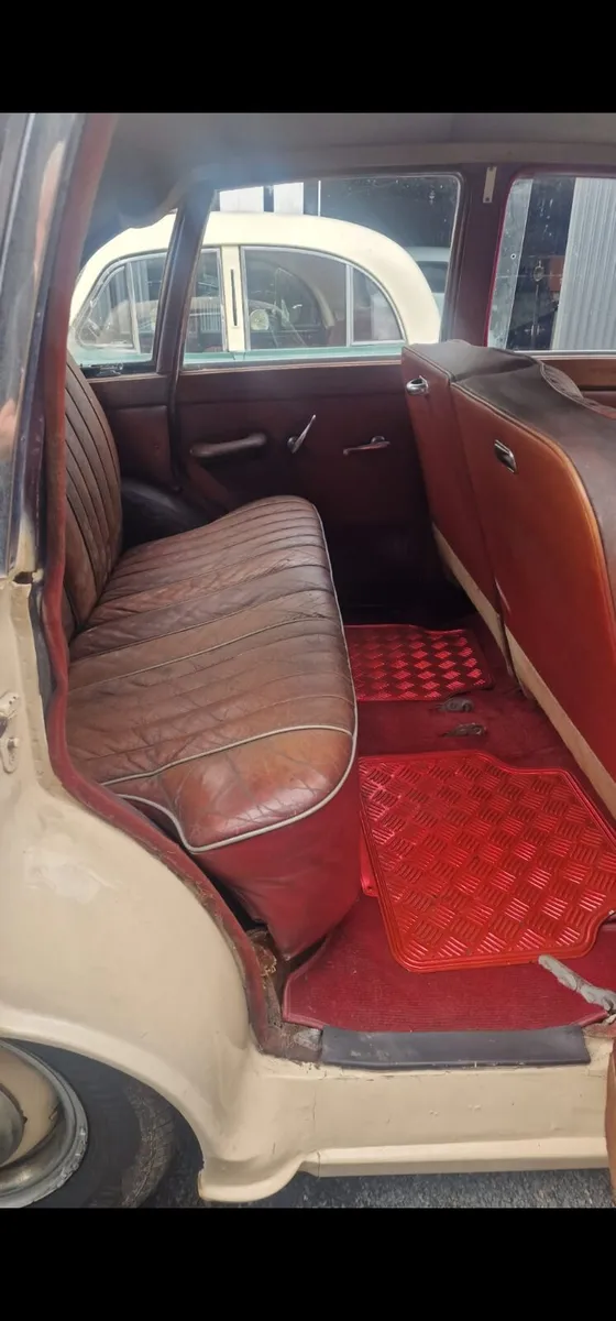 Car - Image 4