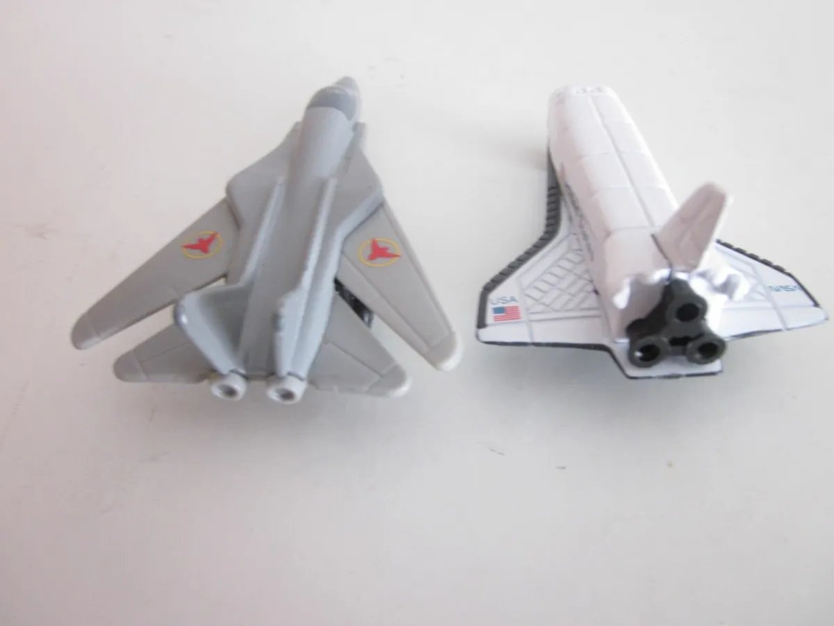 2019 Matchbox Swing Wing Fighter Jet & Siku Space - Image 2