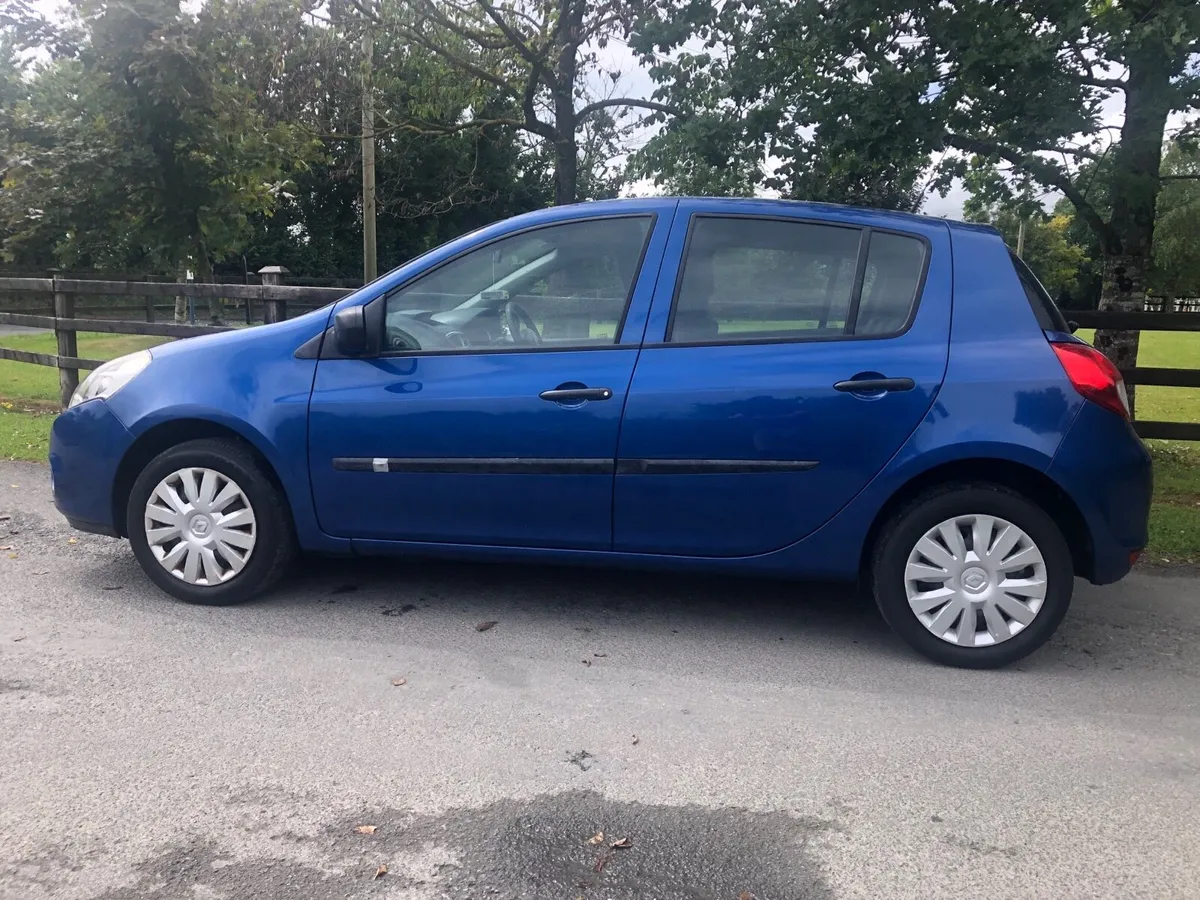 RENAULT CLIO AS NEW LITTLE KMS MINT - Image 2