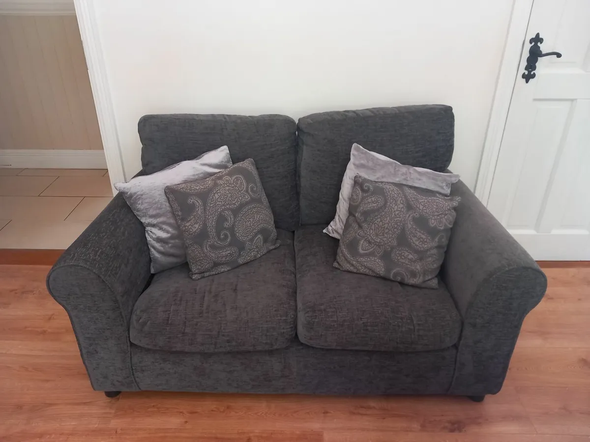 2 seater coach and tub chair - Image 1