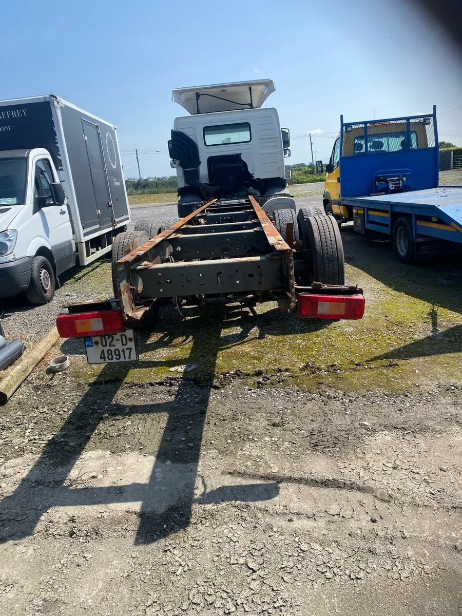 VOLVO FM9 WITH REAR LIFT AXLE manual gears - Image 1