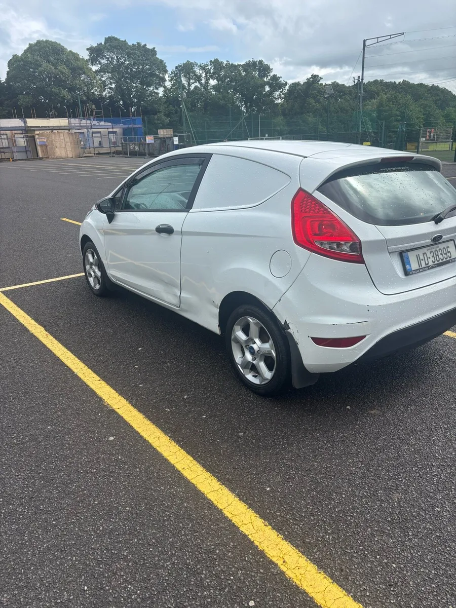 Ford Fiesta 2011 - Image 3