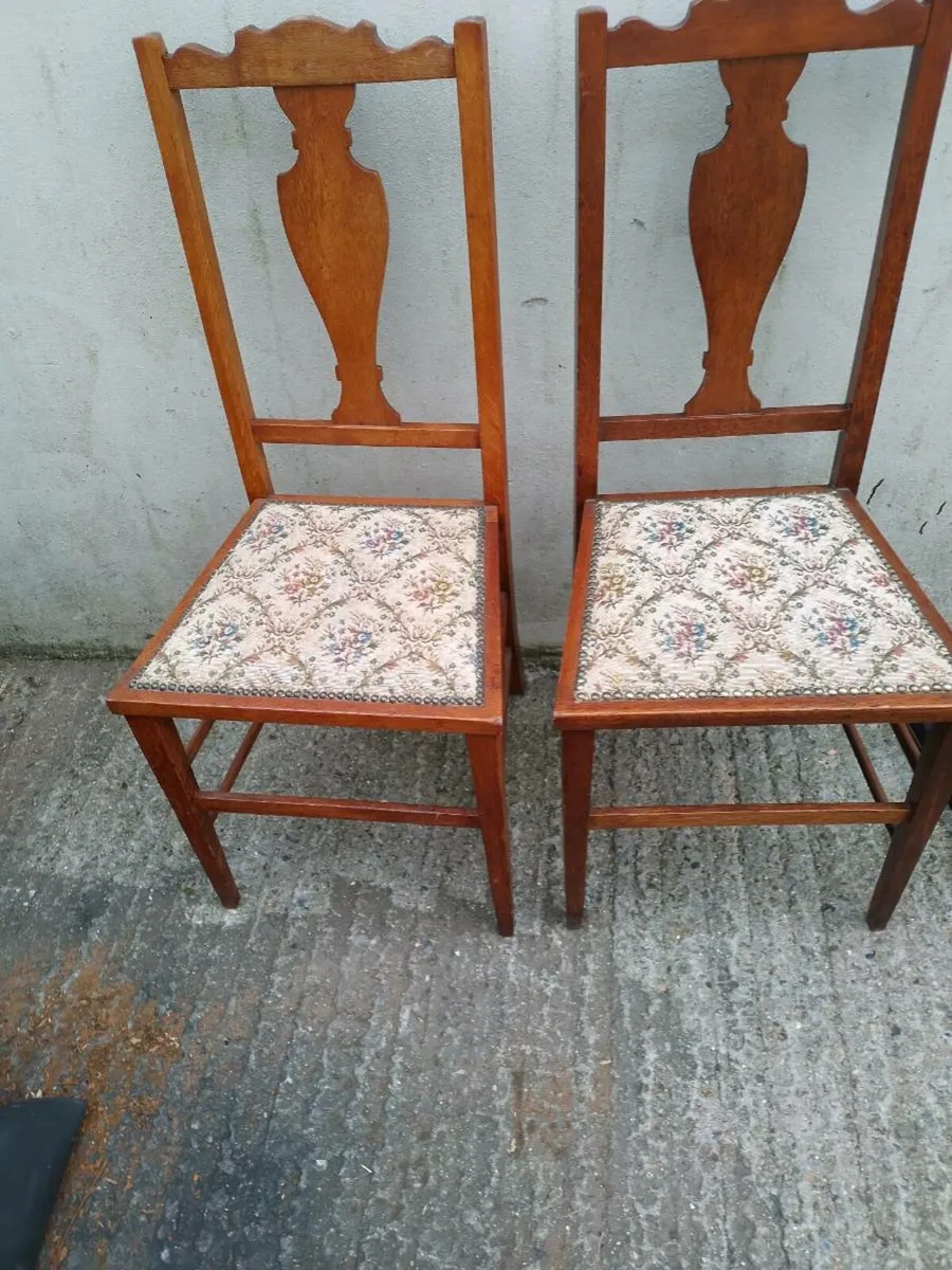 2 chairs - Image 1