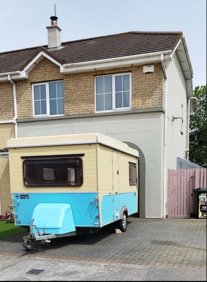 1980 Estrel Pop-Up Caravan - Image 1