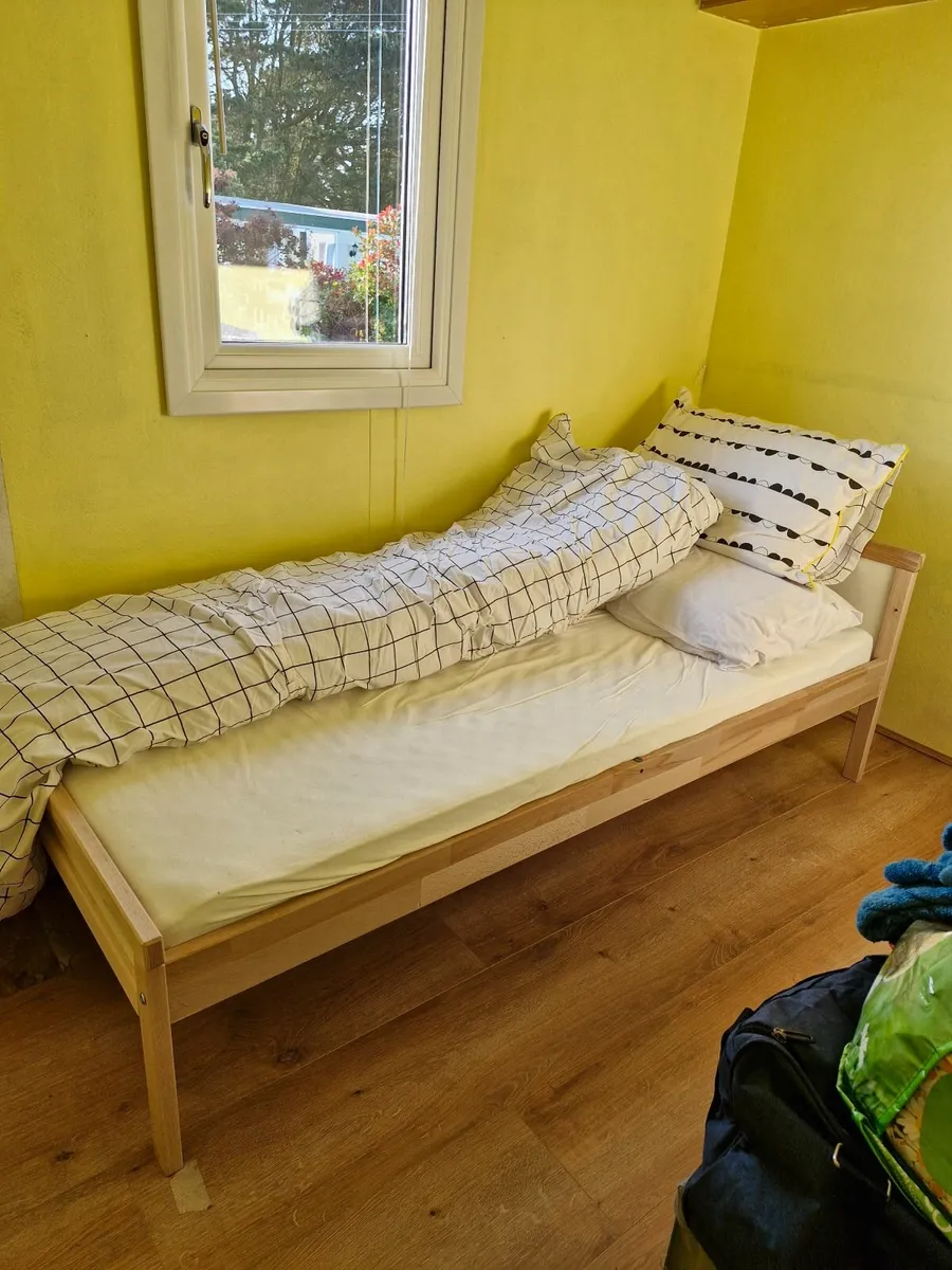 Beds - Image 2
