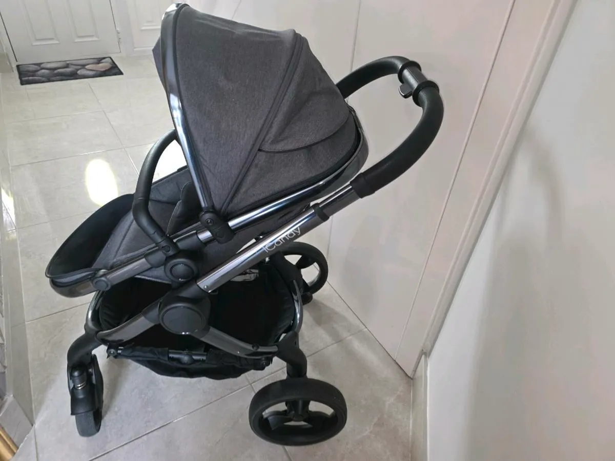 iCandy Peach 7 Buggy With Carrycot - Image 4