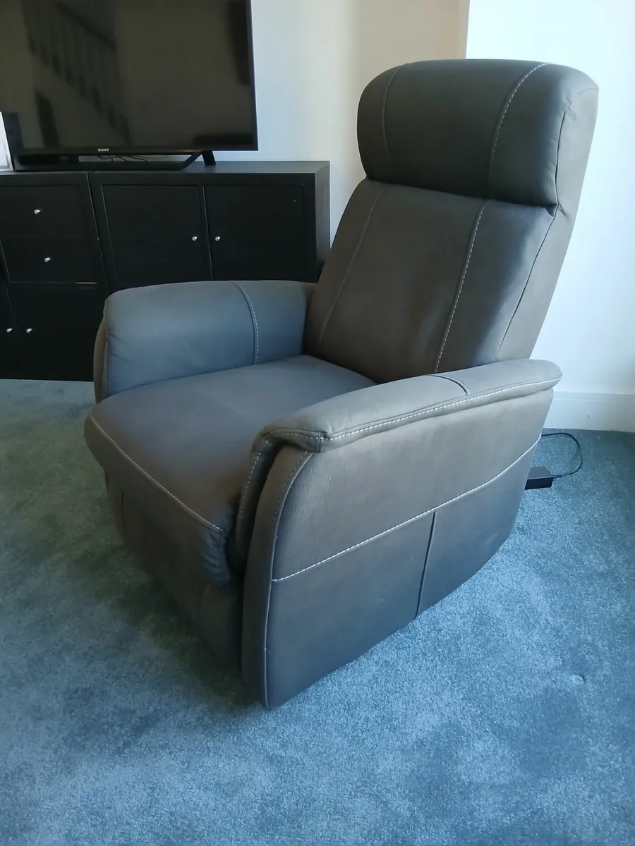 Reclining Armchair (electric powered) - Image 1