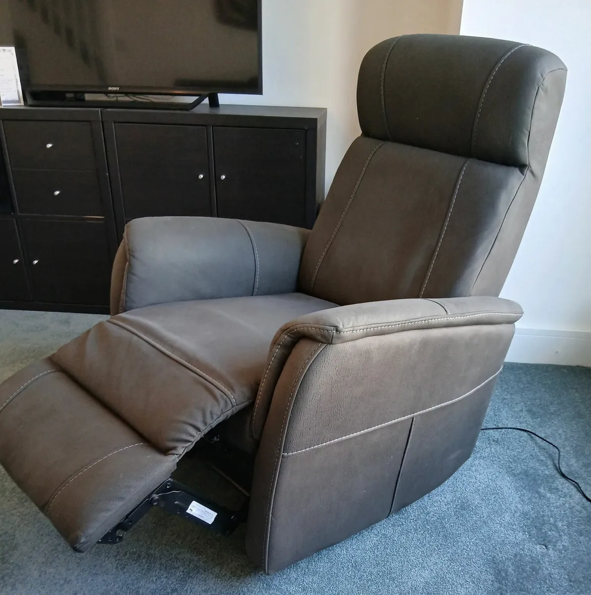 Reclining Armchair (electric powered) - Image 2