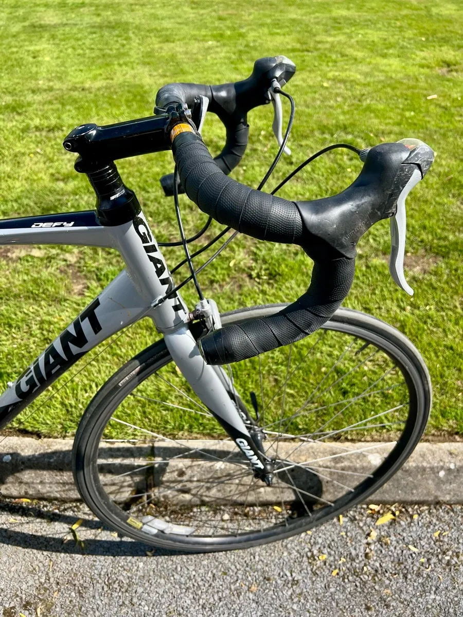 Giant Defy 3 race bike - Image 3