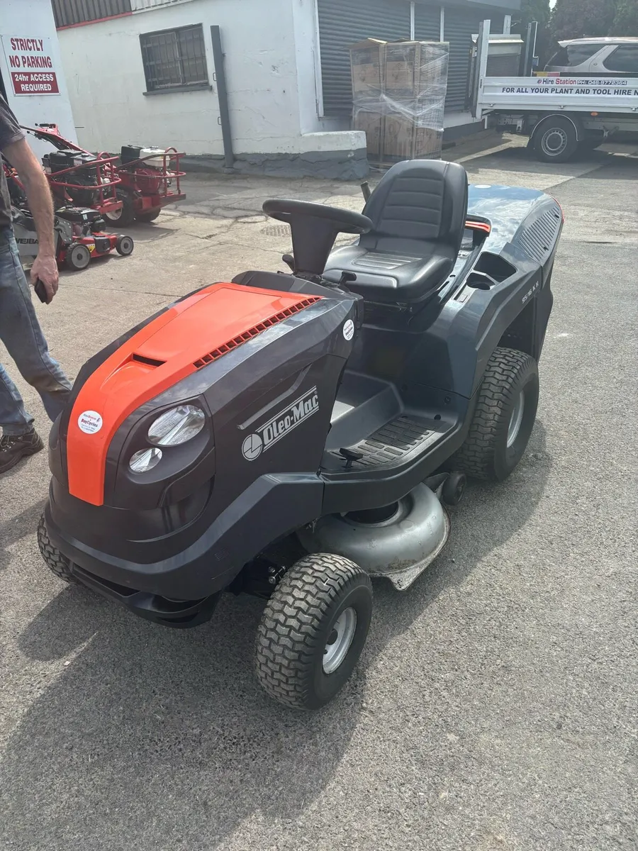 Oleo Mac ride on mower - Image 3
