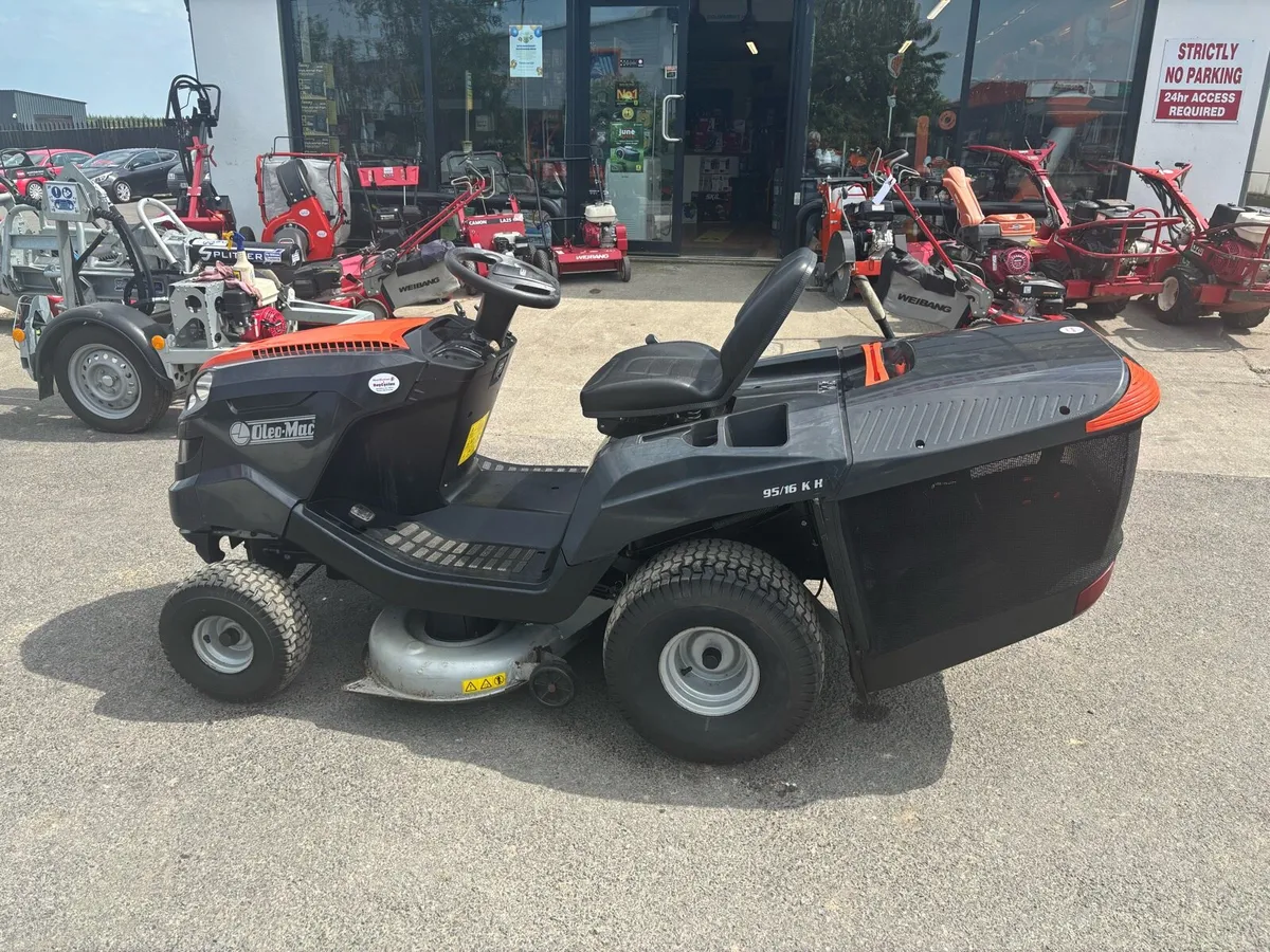 Oleo Mac ride on mower - Image 4
