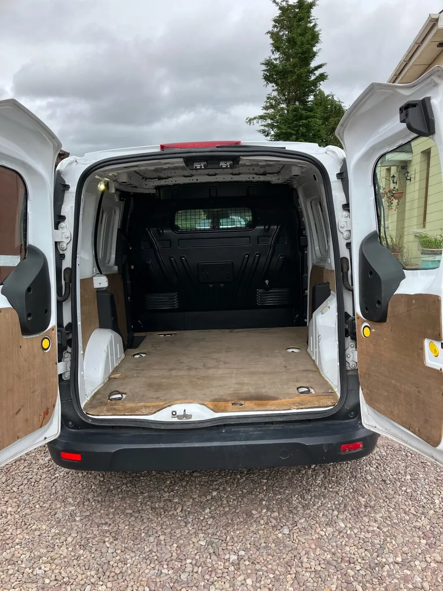 Ford Transit Connect - Image 4