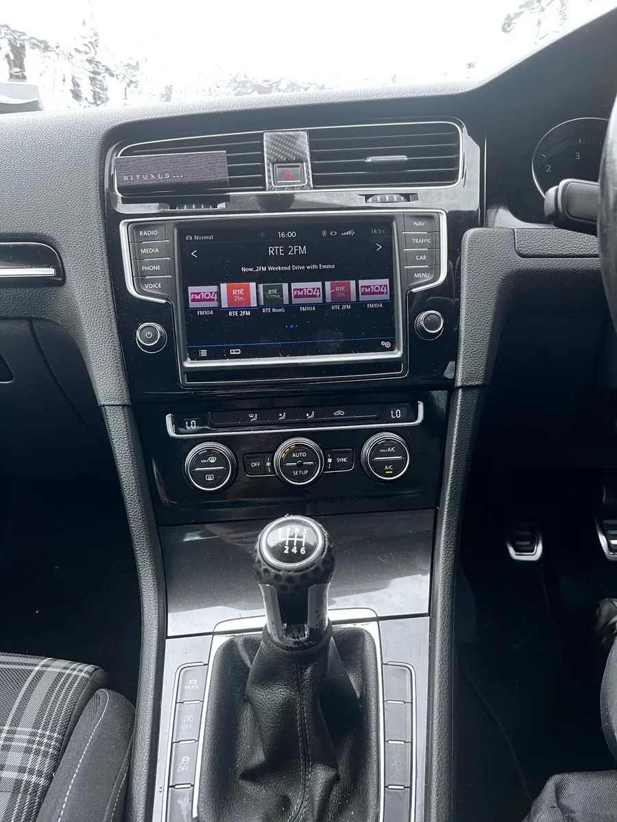 Volkswagen golf GTD *low mileage - Image 4