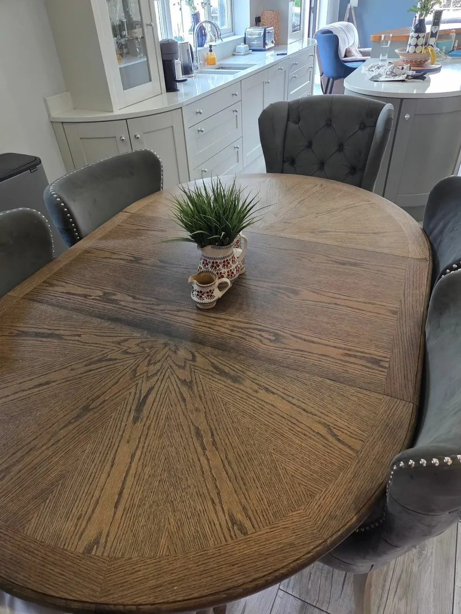 Dining table - Image 2