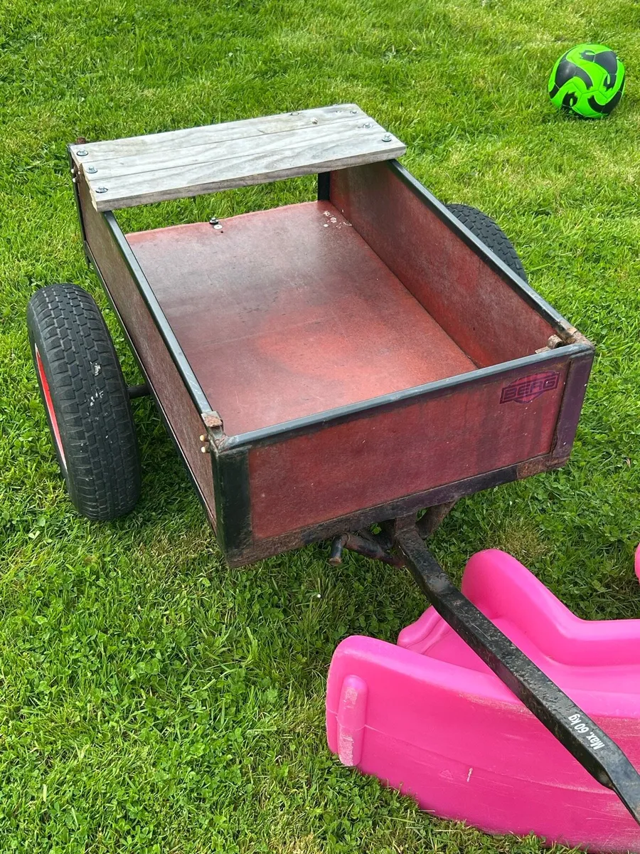 Berg trailer