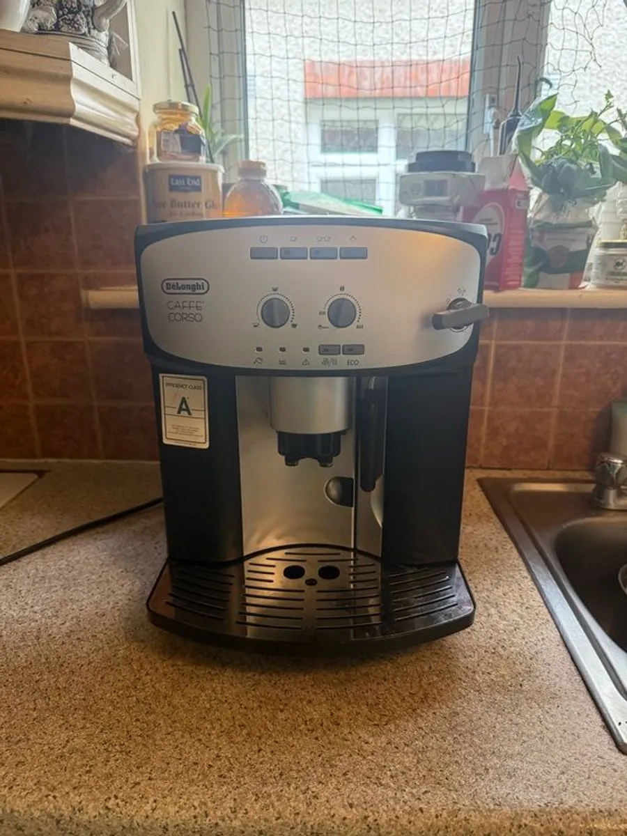 De 'Longhi Bean to Cup Coffee Machine - Image 1