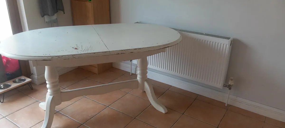 Table and four chairs - Image 2