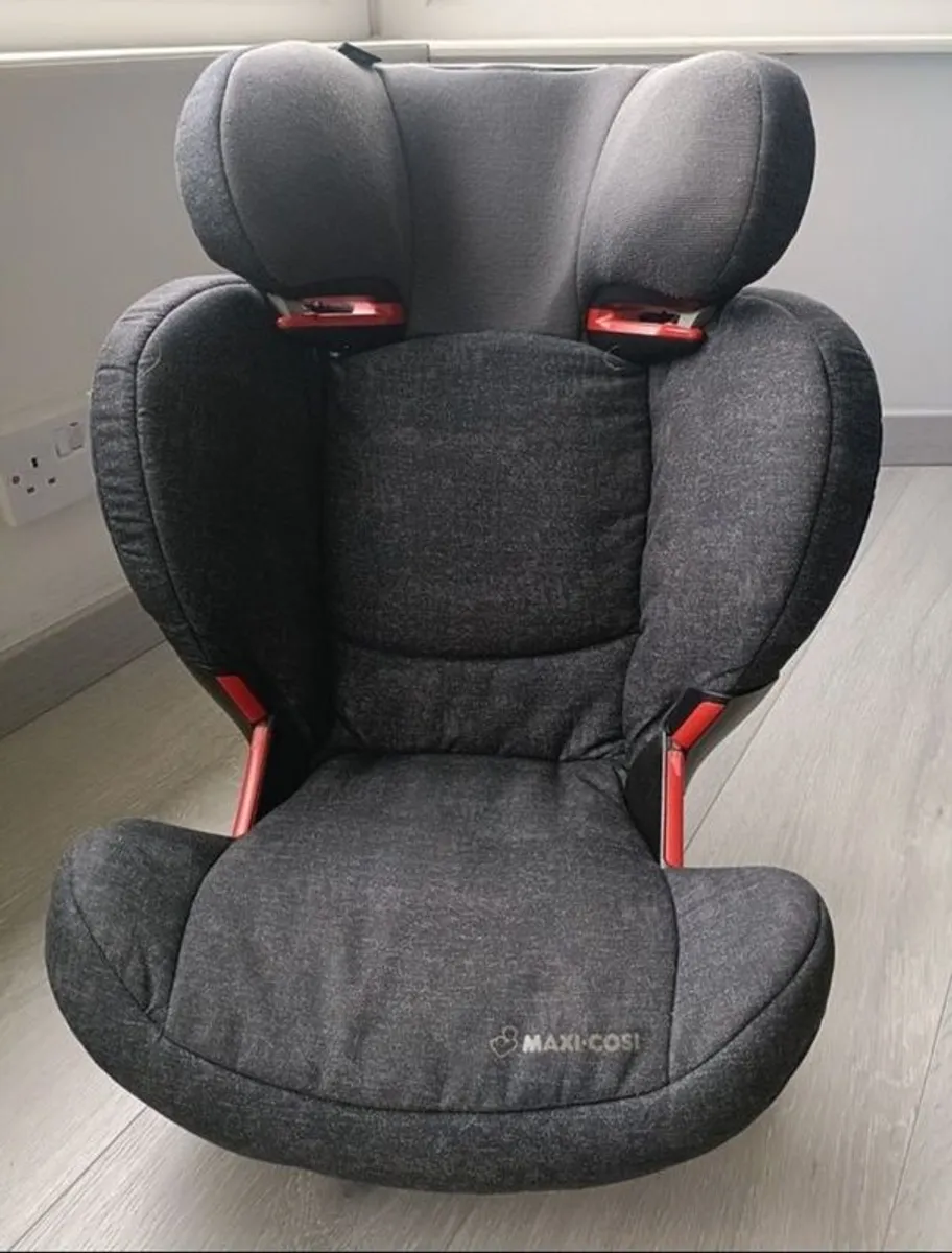 Maxi Cosi Rodifix Car Seat with isofix - Image 2