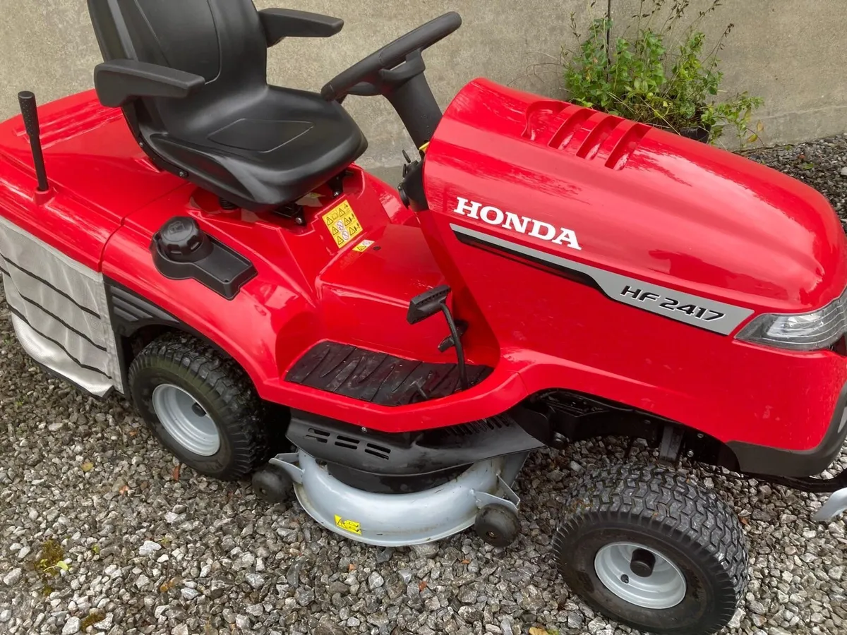 Ride on lawnmower - Image 1