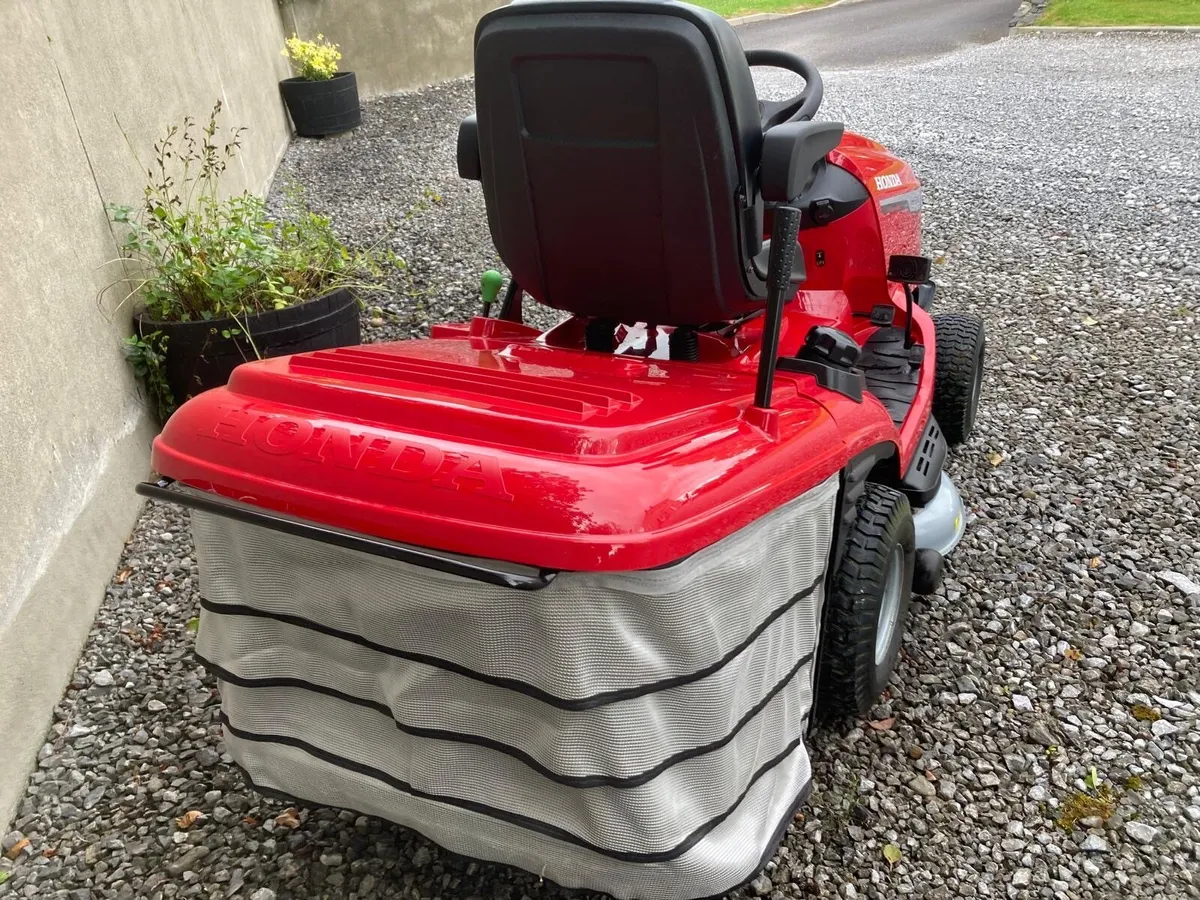 Ride on lawnmower - Image 4