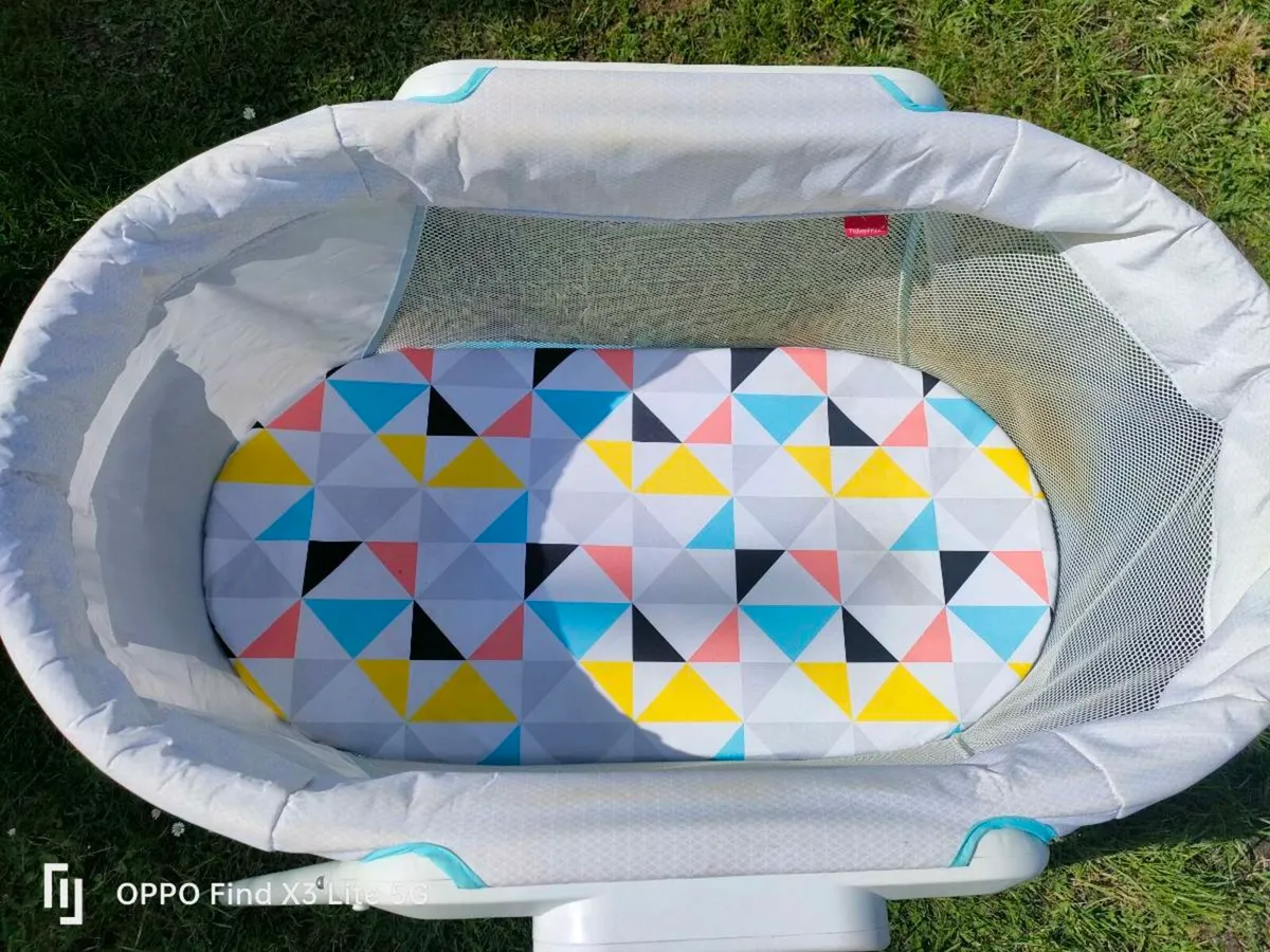 Stow and go baby cot - Image 2