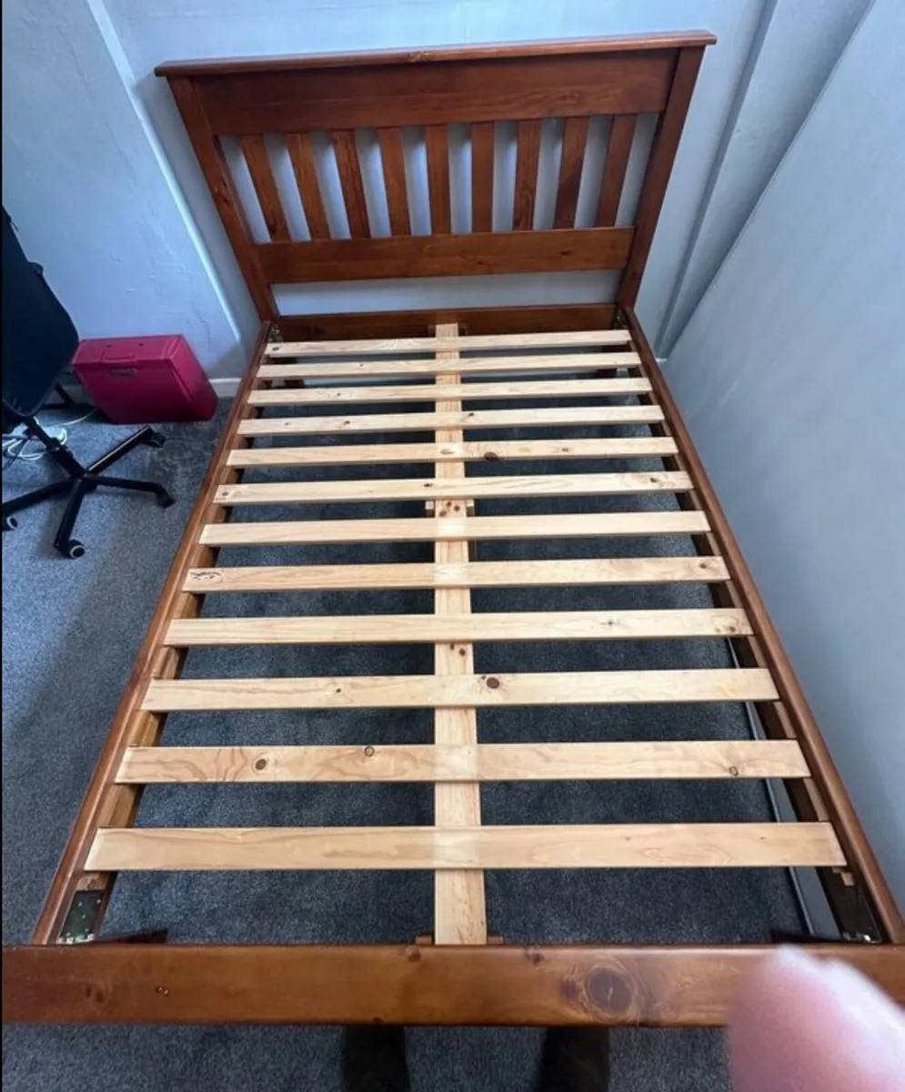 Stunning Quality 4 Ft 6” Solid Double Bed Frame - Image 2