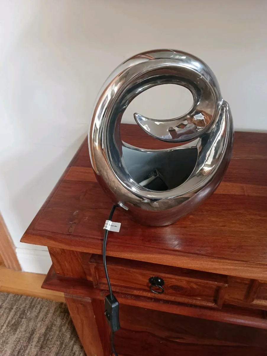 Beautiful table lamp - Image 1