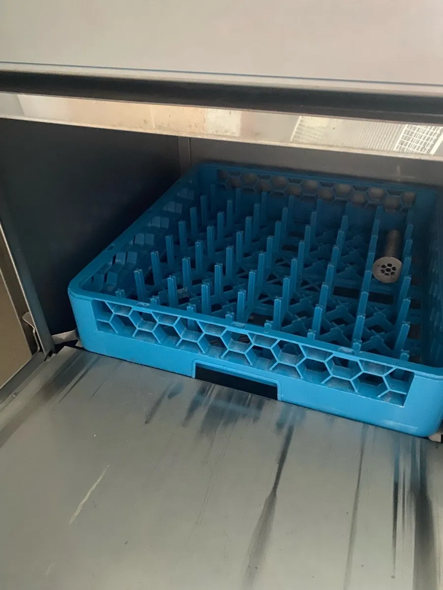 Commercial Dishwasher - Image 2