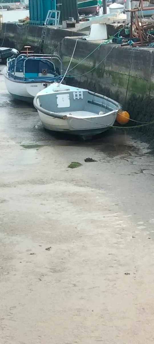 21 foot fibreglass punt - Image 3