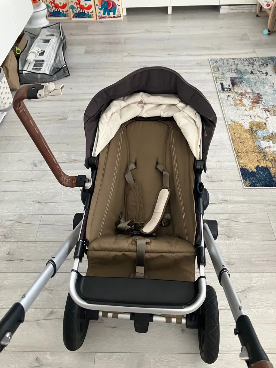 3 in 1 Joolz pram with car seat - Image 2