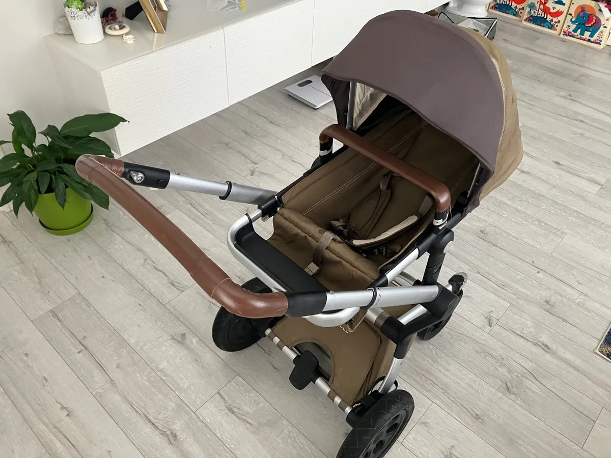 3 in 1 Joolz pram with car seat - Image 3