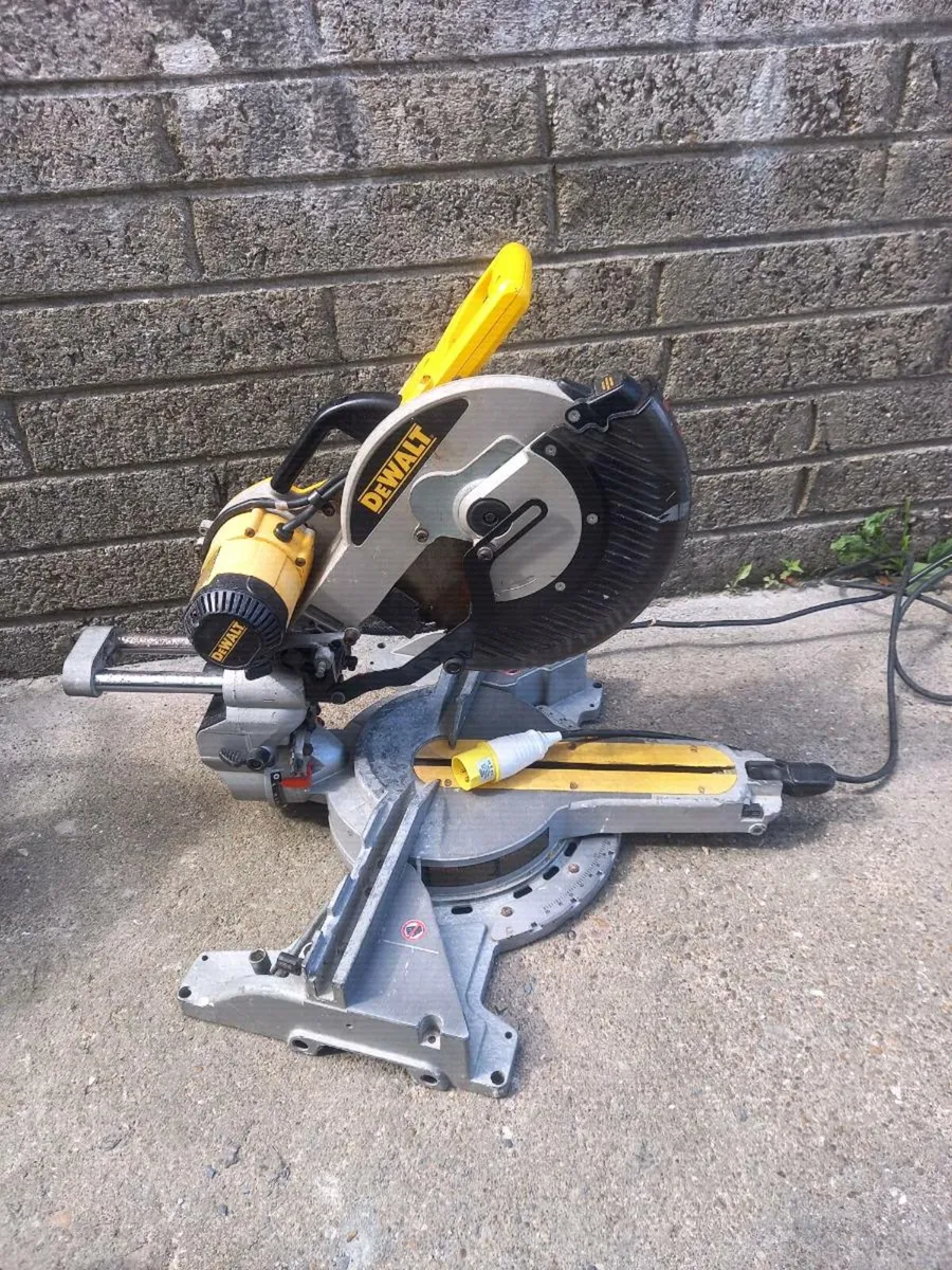 DeWalt 12 Inch Chopsaw - Image 2
