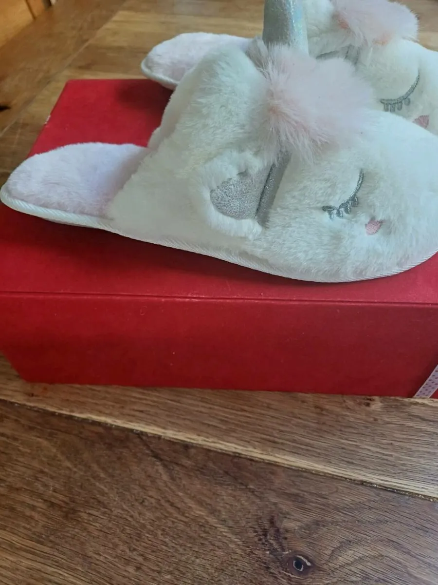 Girls slippers - Image 2