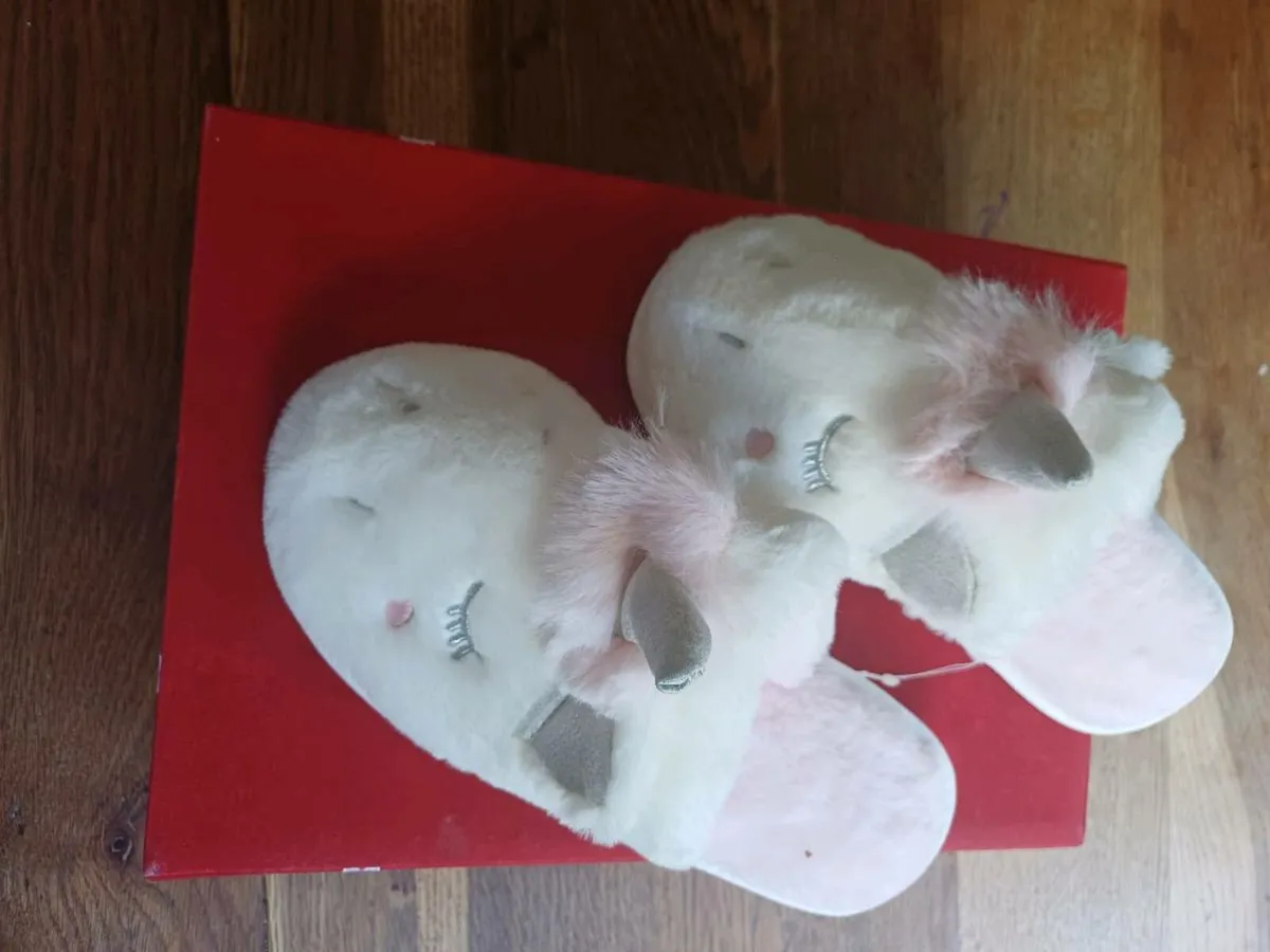 Girls slippers - Image 3