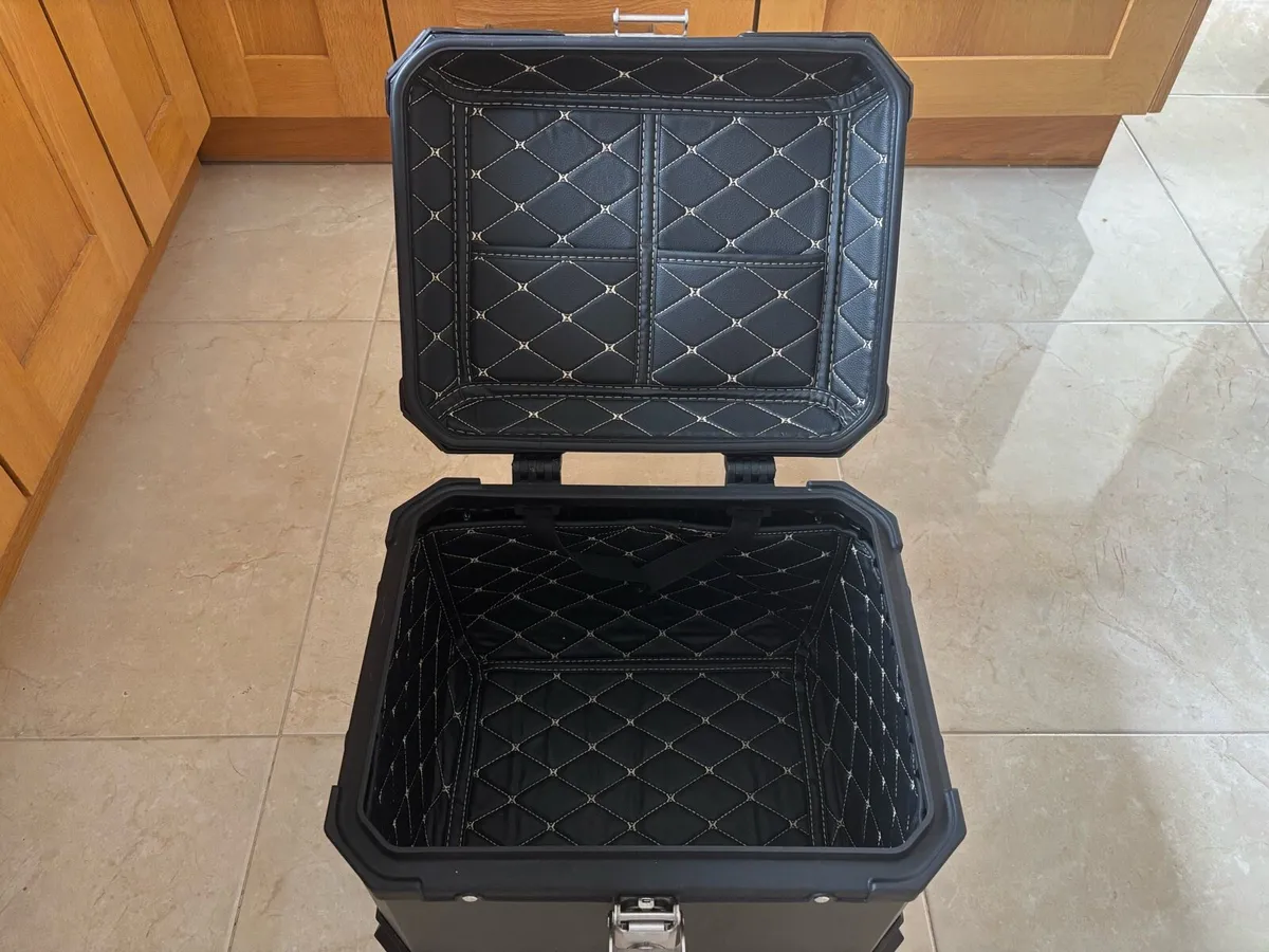 55L Motorbike Top Case - Image 4