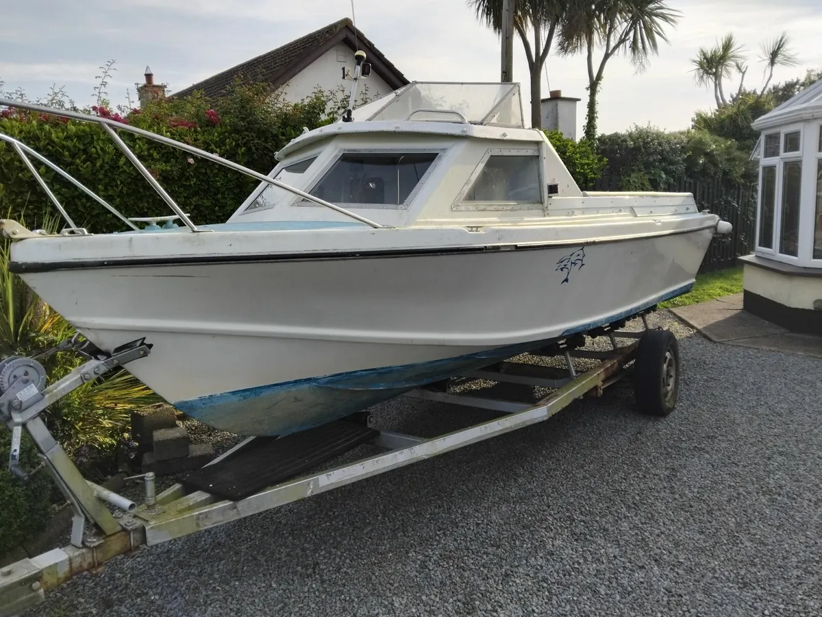 18ft Boat with Trailer - Image 1