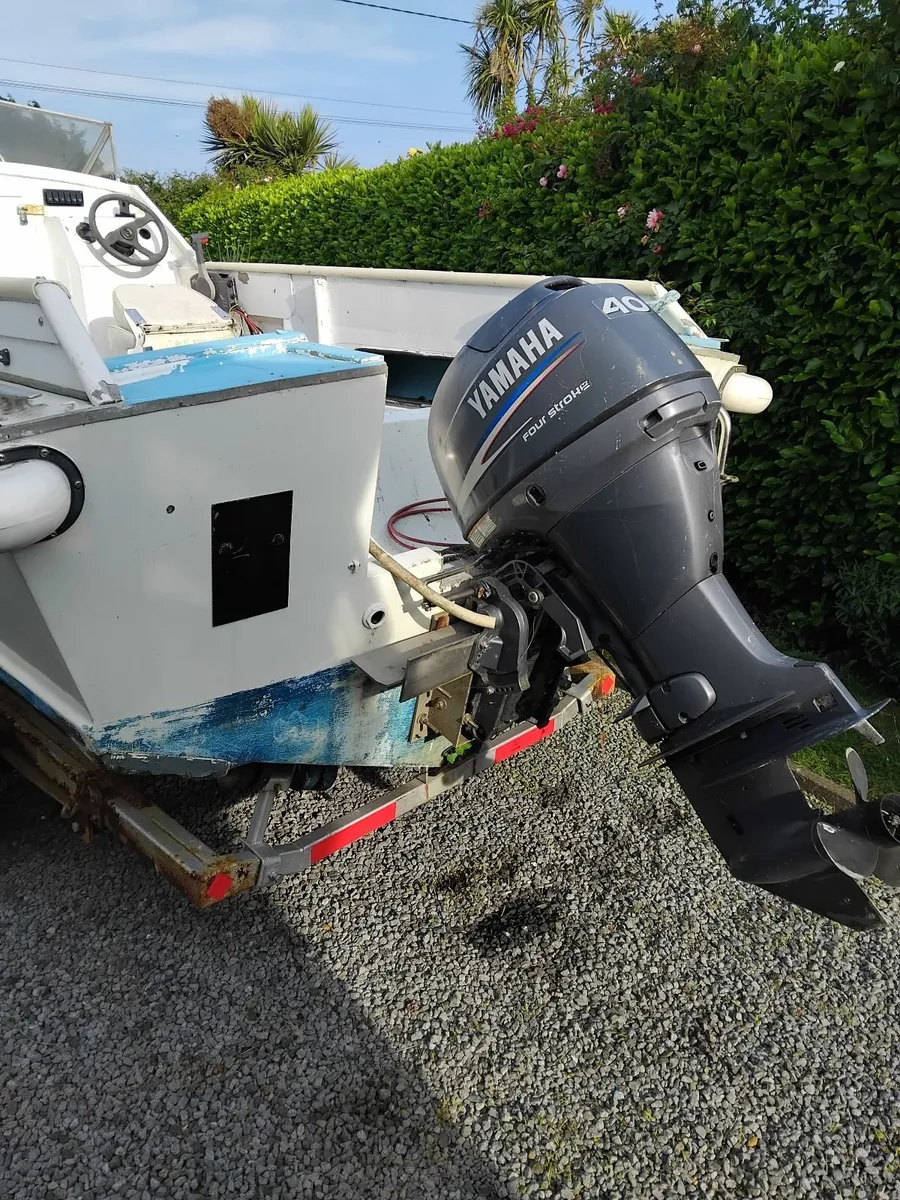 18ft Boat with Trailer - Image 3