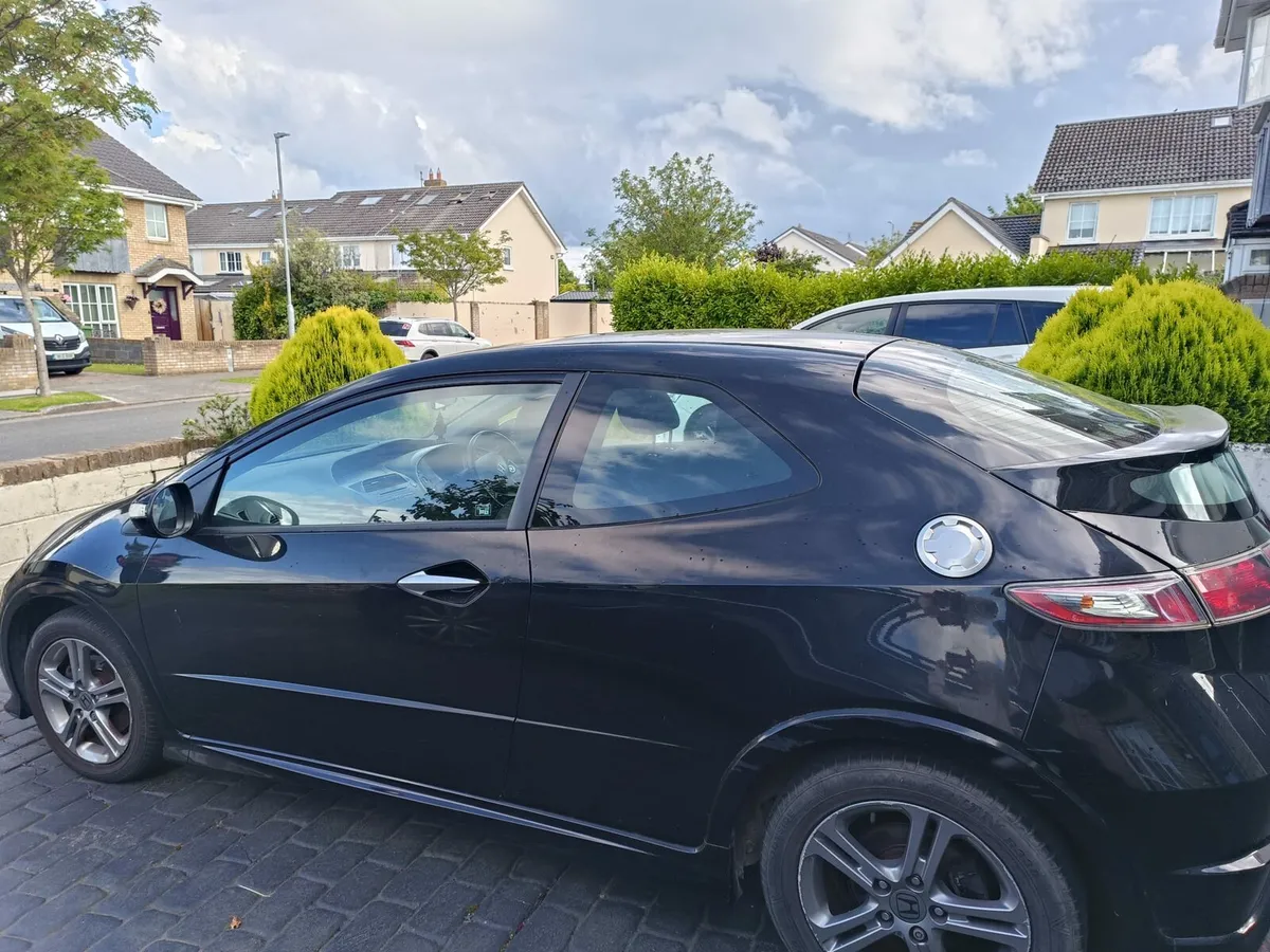 Car - Image 2