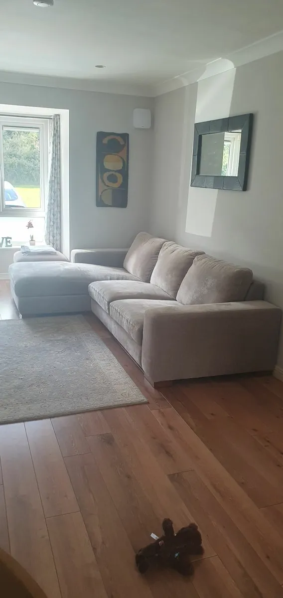 3 seater left hand chaise corner sofa & foot stool - Image 3