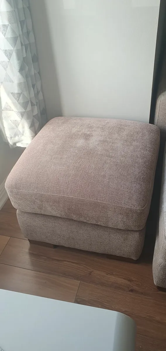 3 seater left hand chaise corner sofa & foot stool - Image 4
