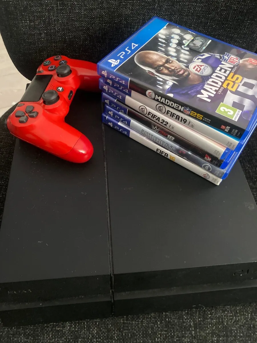 Ps4+6 games+controller - Image 1