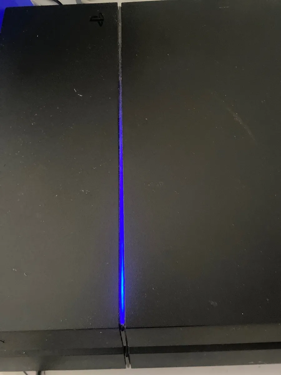 Ps4+6 games+controller - Image 3
