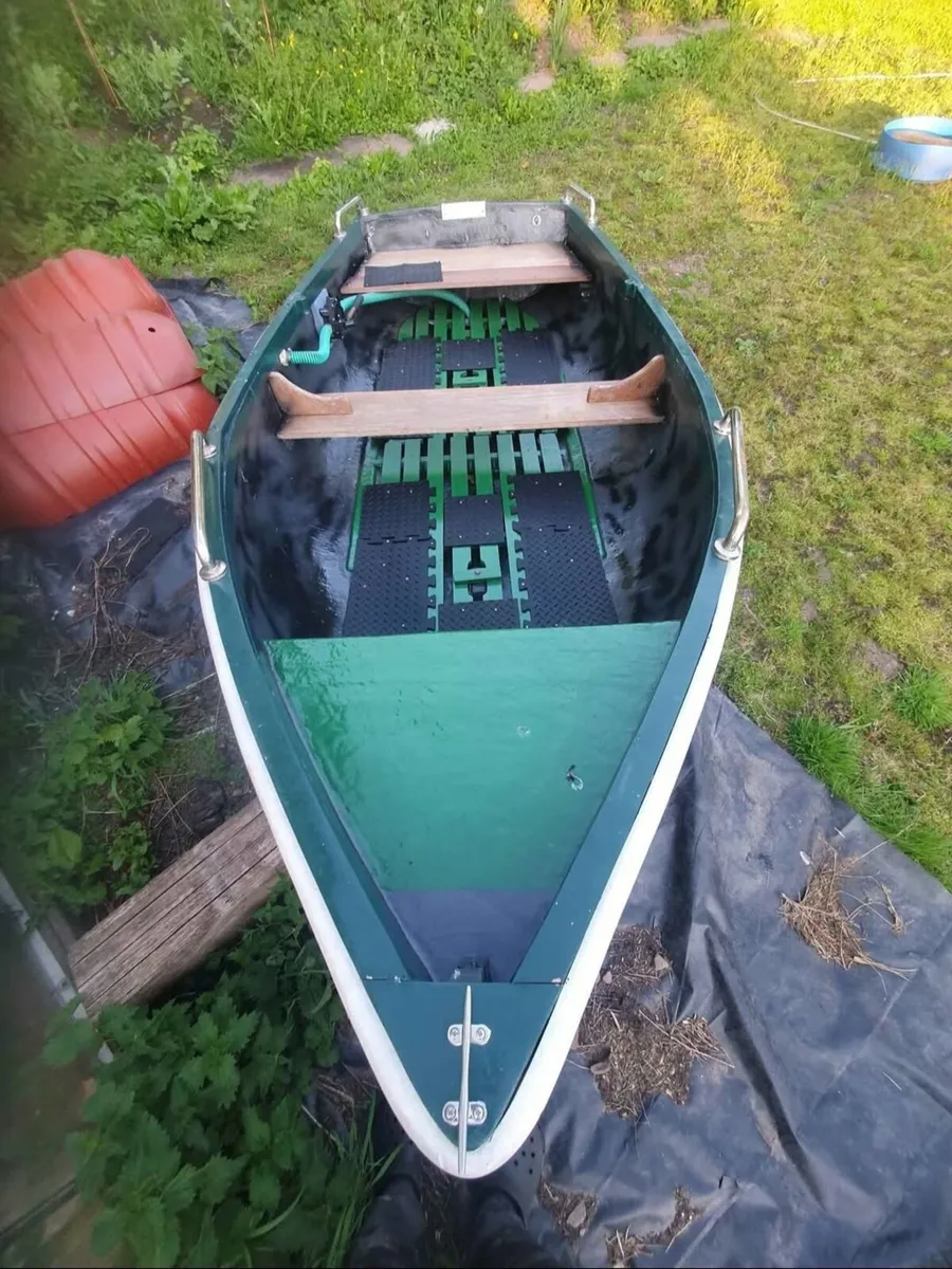 10 ft fishing boat - Image 1