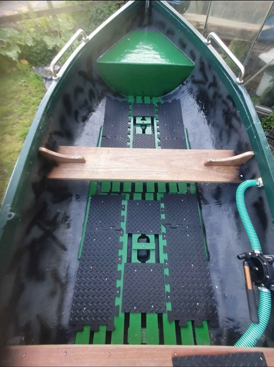 10 ft fishing boat - Image 3
