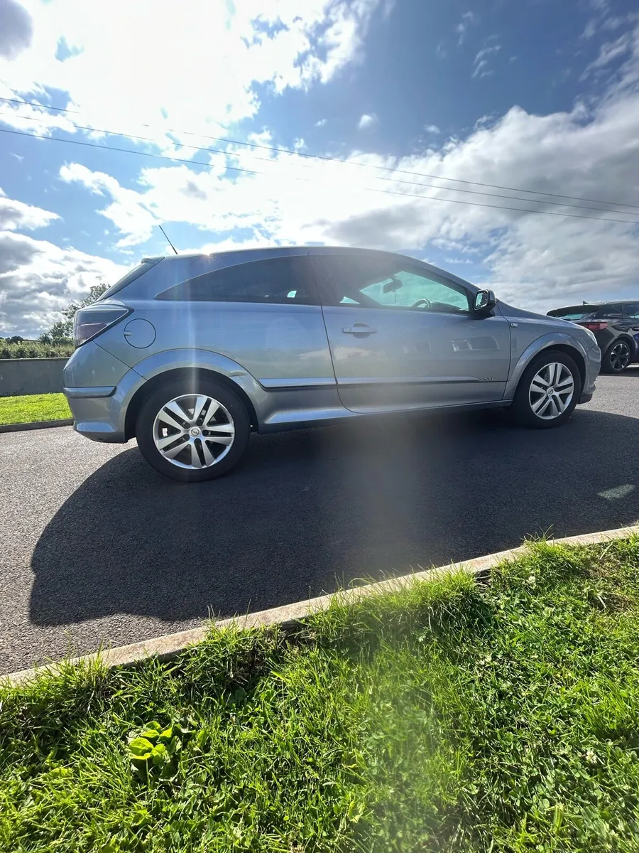 Car - Image 4